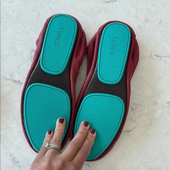 Tieks Red and Green Flats Comfortable Leather Loafers - Picture 2 of 4